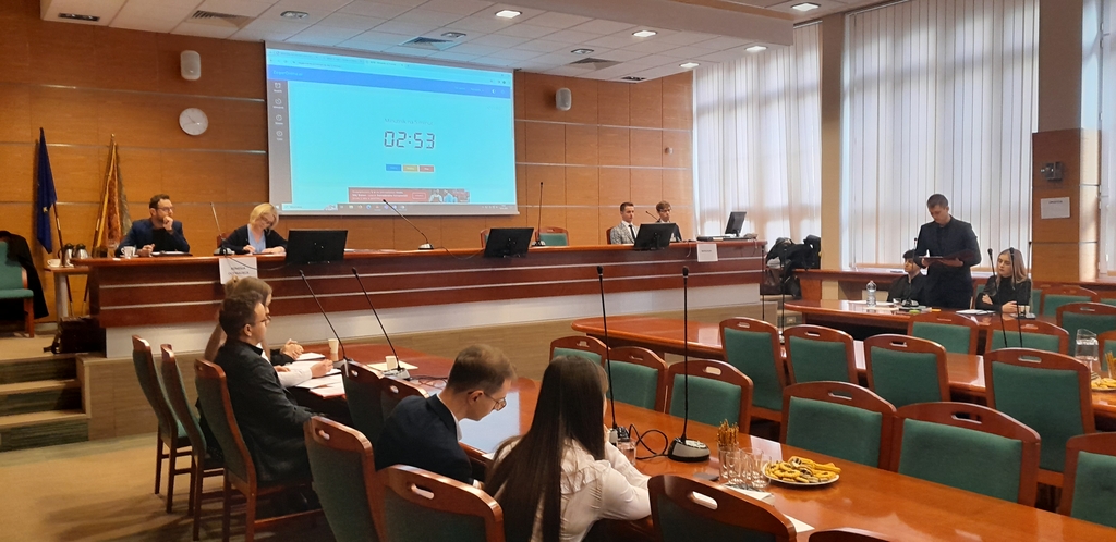 uczestnicy debaty
