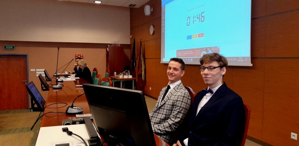 uczestnicy debaty
