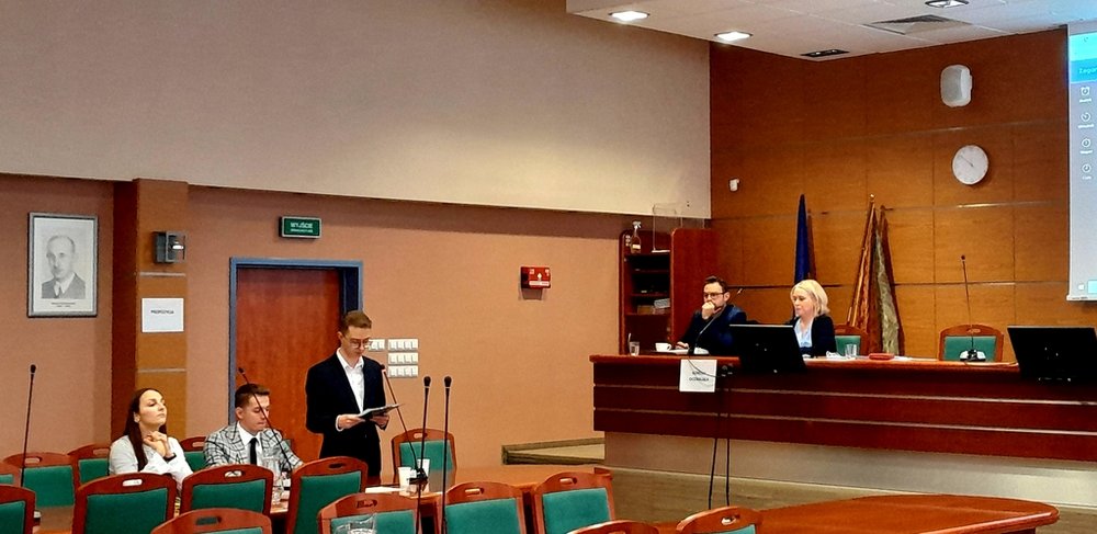 uczestnicy debaty