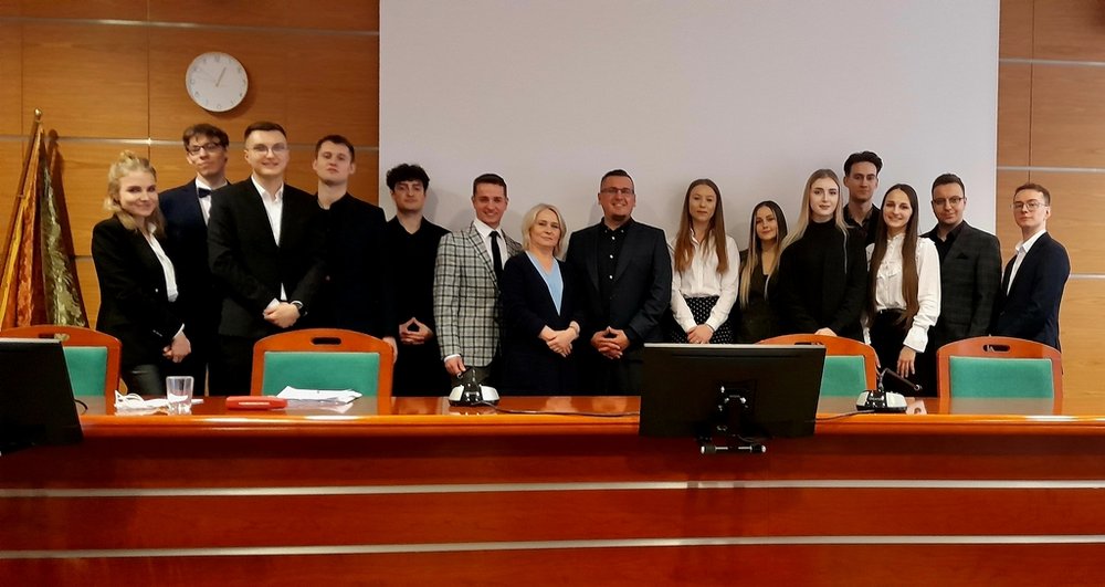 uczestnicy debaty